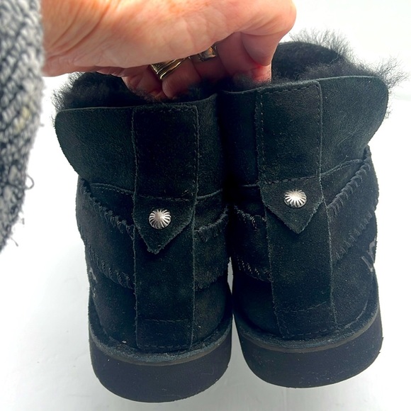 Ugg McKay Suede Ankle Boots 7.5 Wool Insoles Faux Fur Classic Comfort Black Boho - Picture 10 of 17